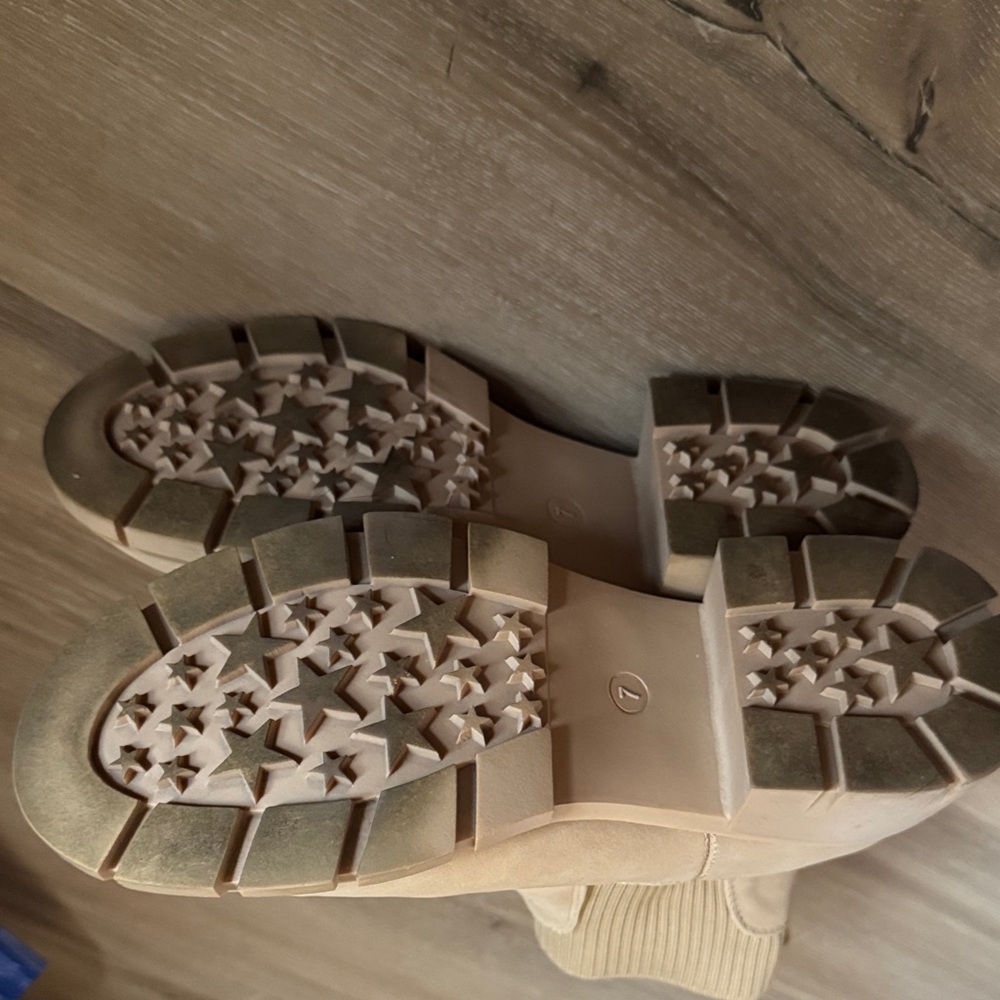 Women's Cream Ankle Boots - Picture 4 of 5